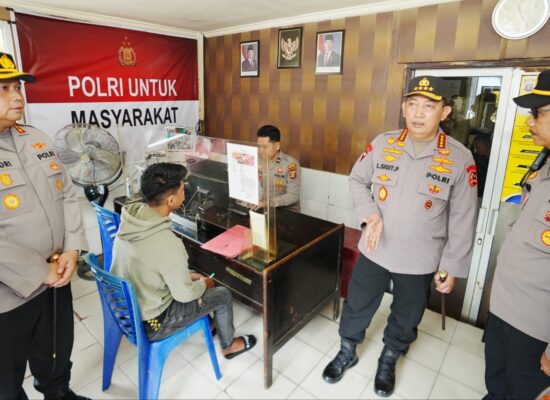 Sidak Polsek Samarinda Kota, Kapolri Tekankan Berantas Premanisme-Optimalkan Pelayanan